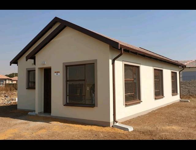 2 BEDROOM HOUSE FOR SALE IN DERSLEY